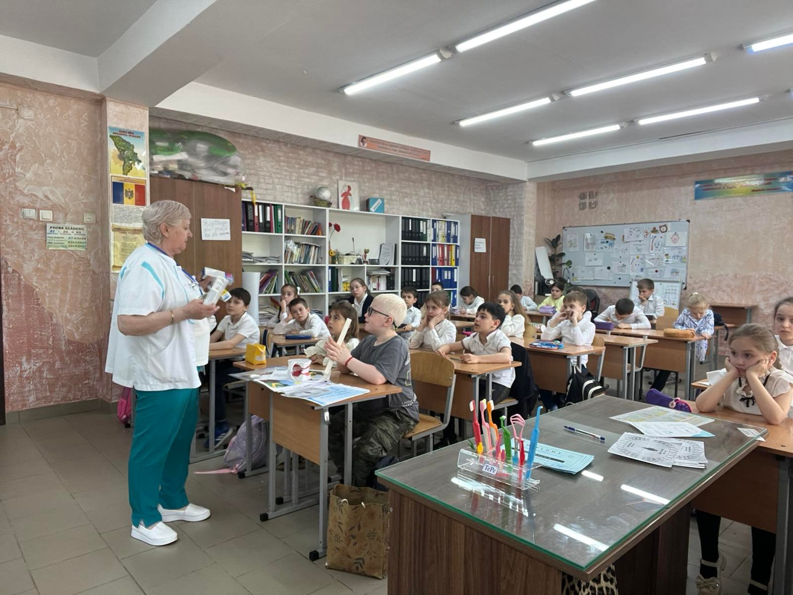 „Castelul dinților albi” – lecție interactivă despre sănătatea orală pentru elevii clasei I „A” de la LPS „AVANTE”